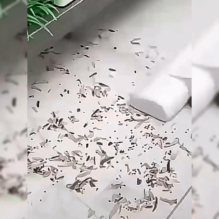 Aspirator fără fir în acțiune